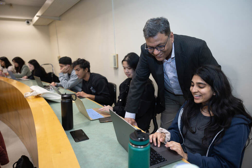 Students learning to use AI in classroom